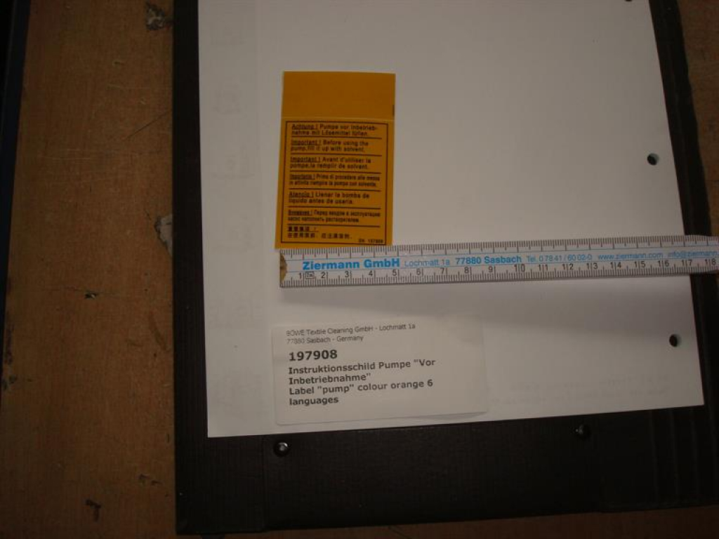 Label "pump" colour orange 6 languages