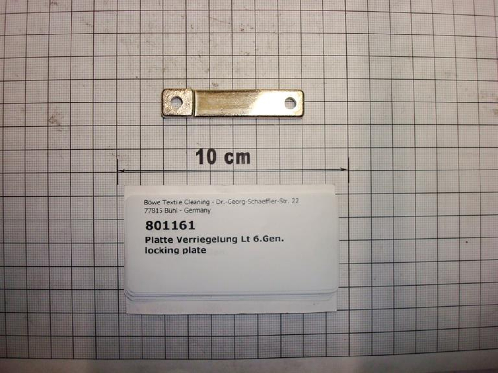 Locking plate for loading door