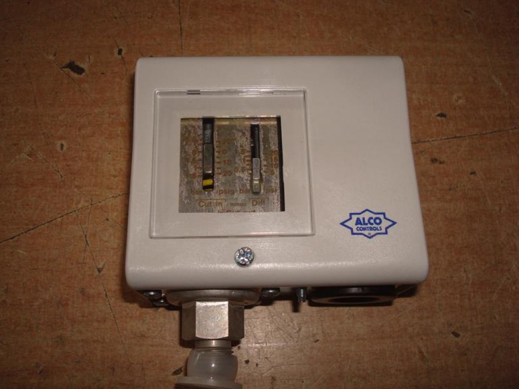 Pressure switch,vacuum,distillation,1/4",M12-30,USA,UL,ETL